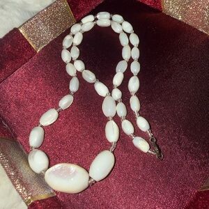 Vintage Mother of Pearls beaded Necklace